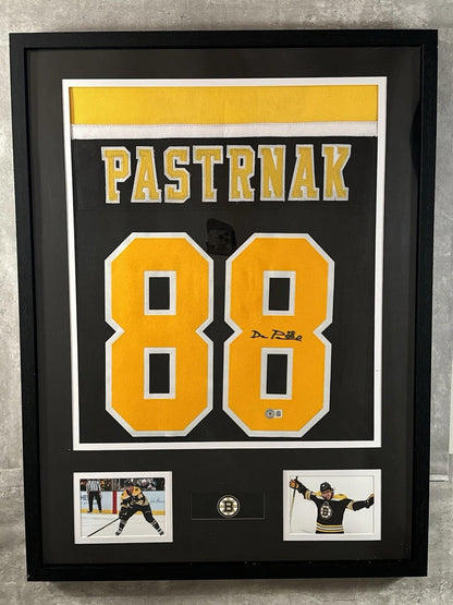 David Pastrnak Signed Jersey Framed W/ Beckett BAS COA Boston Bruins Black Auto