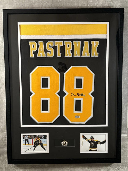 David Pastrnak Signed Jersey Framed W/ Beckett BAS COA Boston Bruins Black Auto