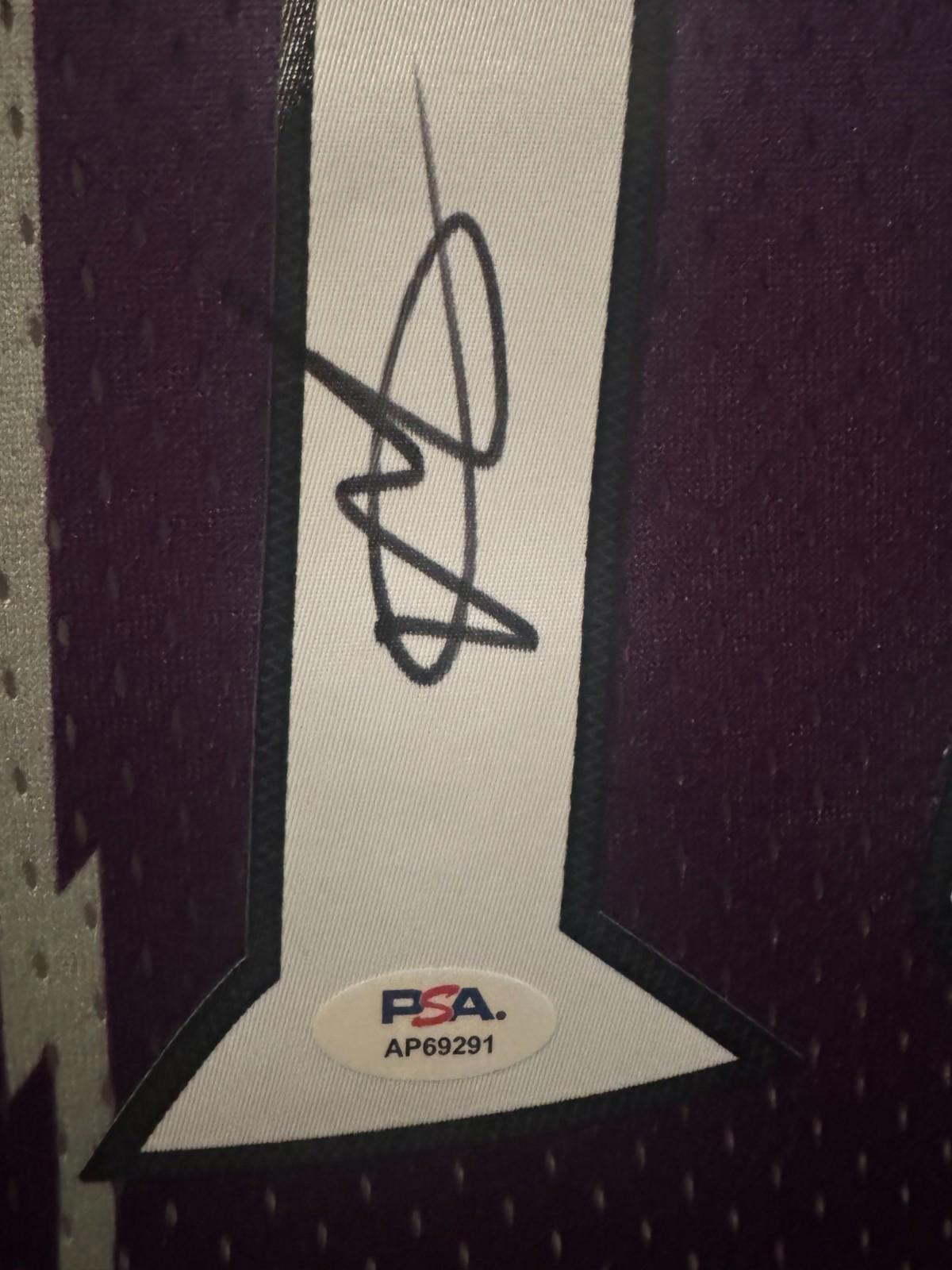 Vince Carter Signed Jersey Framed W/ PSA COA M&N Toronto Raptors Purple Auto