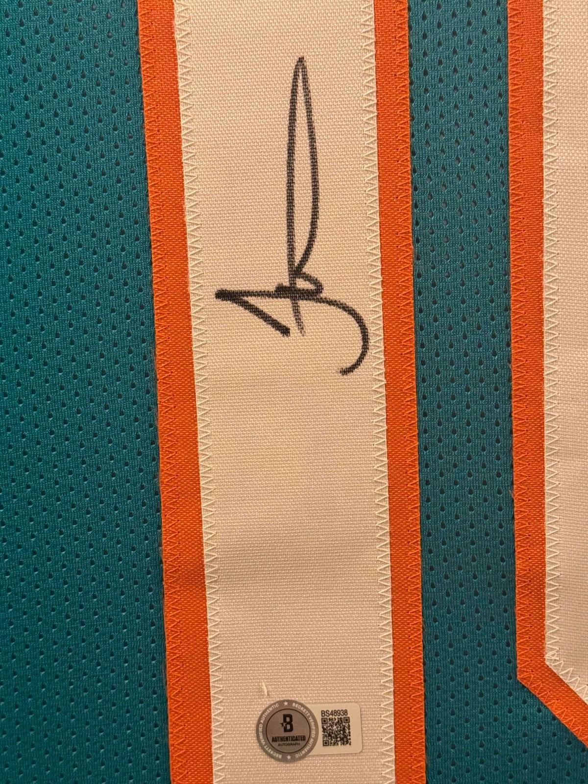 Tyreek Hill Signed Jersey Framed W/ Beckett BAS COA Miami Dolphins Green Auto